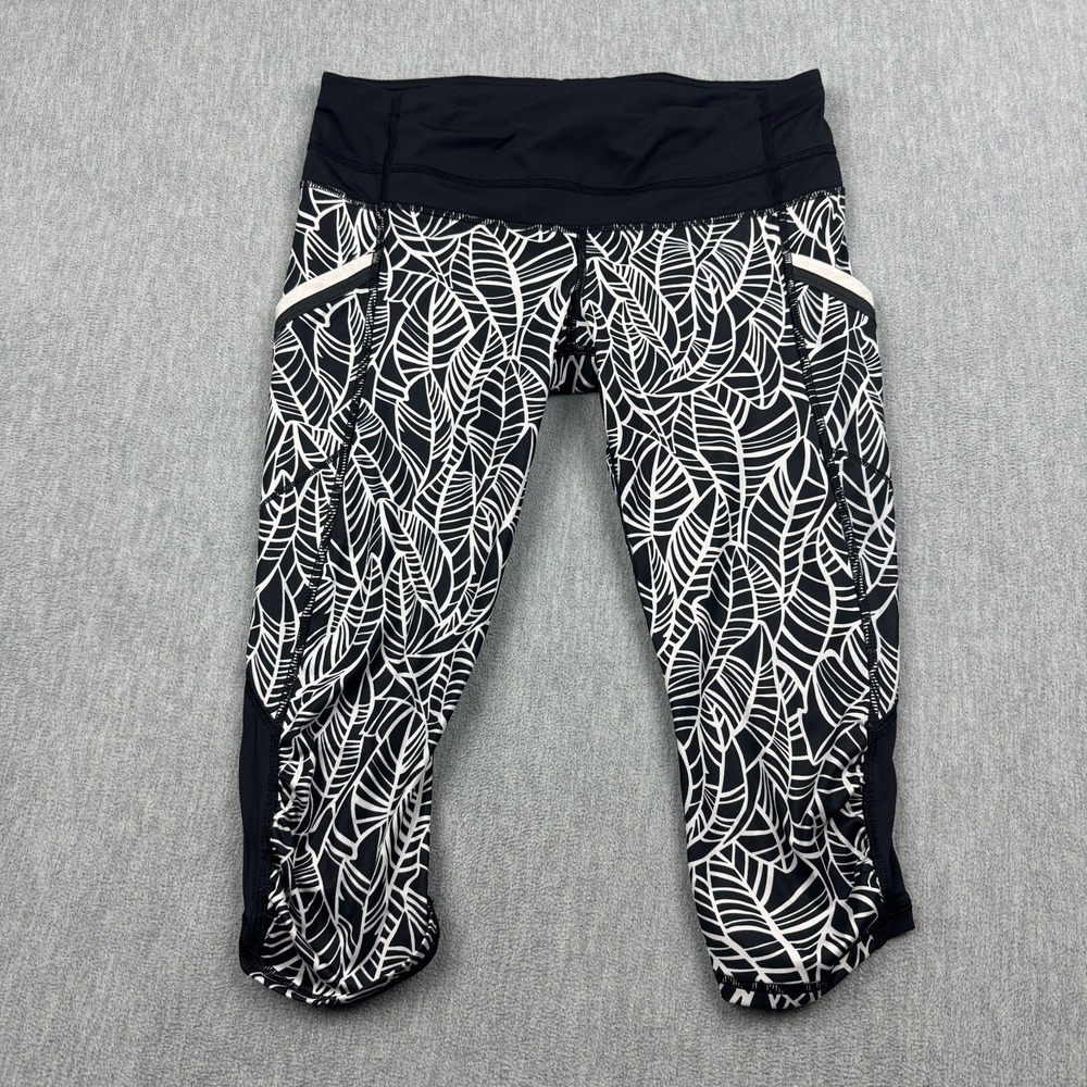 Lululemon Leggings Womens 8 Black White Palm Run A Marathon Cropped II Yoga